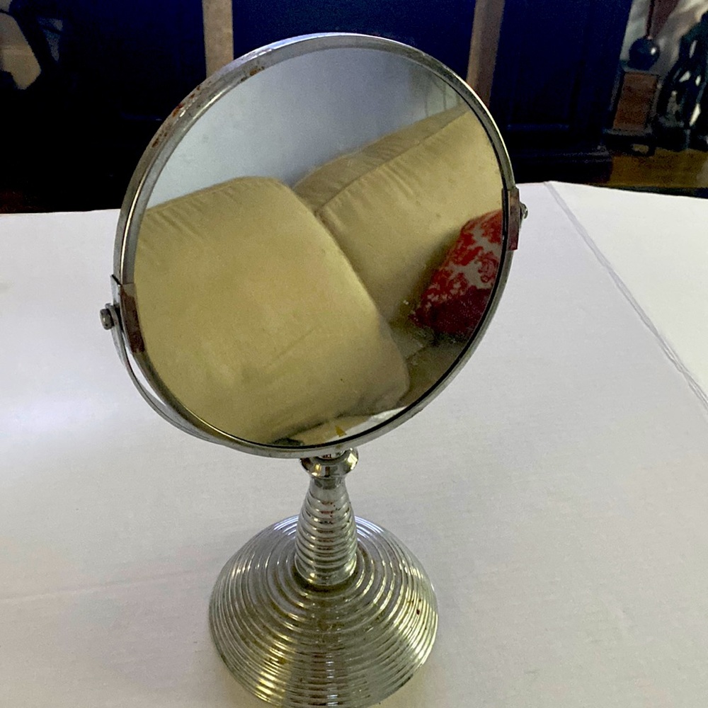 Double sided 8’ round mirror 14’ Tall